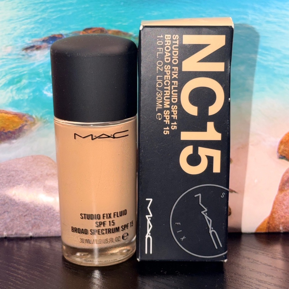 MAC Studio Fix Fluid SPF 15 Foundation Shade NC15 New in Box